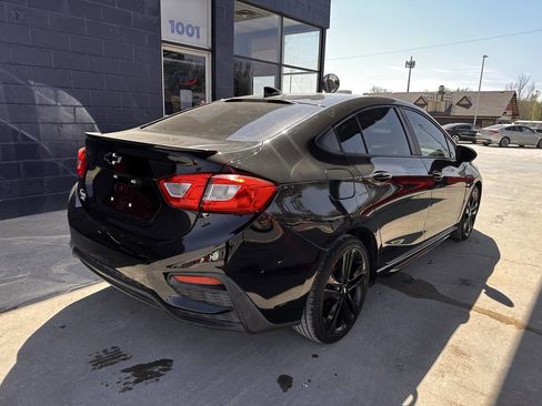 Used 2018 Chevrolet Cruze LT w/ Convenience Package image 8