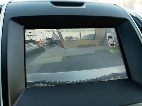 Used 2017 Ford Edge Titanium w/ Equipment Group 301A image 9