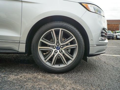Used 2019 Ford Edge Titanium w/ Equipment Group 301A image 5