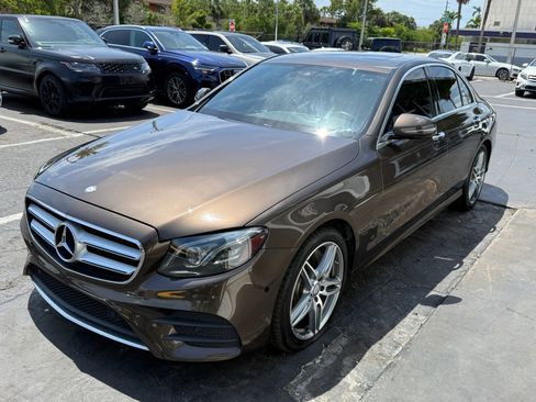 Used 2017 Mercedes-Benz E 300 4MATIC image 5