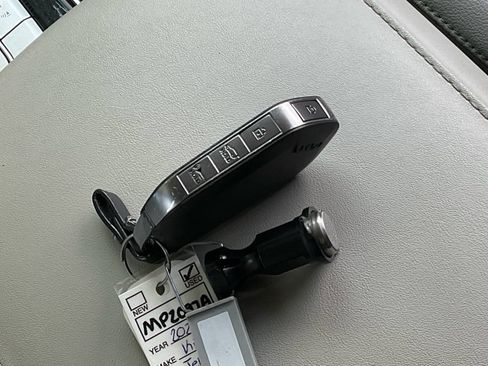 Used 2023 Kia Telluride EX w/ EX Captain's Chair Package FWD image 39