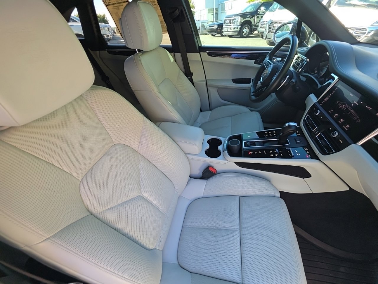 Used 2023 Porsche Macan S AWD/4WD image 29