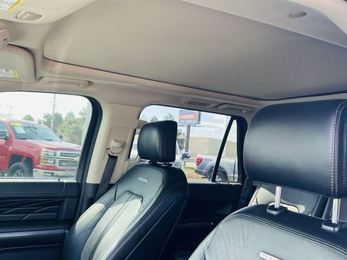 Used 2019 Ford Expedition Platinum image 14
