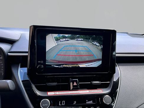 Used 2025 Toyota Corolla LE FWD image 27