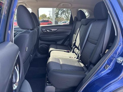 Used 2018 Nissan Rogue SV image 17