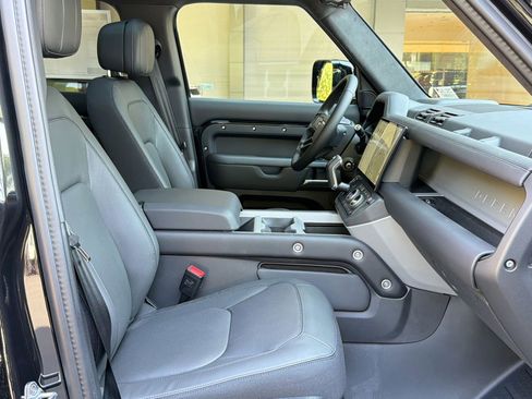 New 2026 Land Rover Defender 110 X AWD/4WD image 31