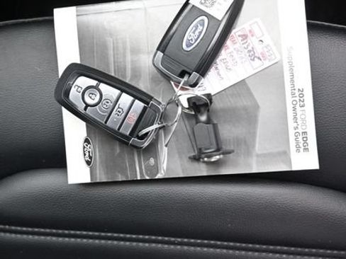 Used 2023 Ford Edge SEL w/ Convenience Package AWD/4WD image 11