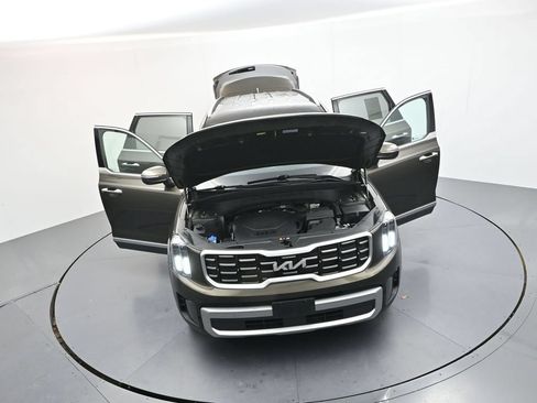 Used 2023 Kia Telluride S FWD image 32