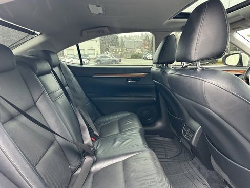 Used 2013 Lexus ES 300h w/ Luxury Pkg image 14