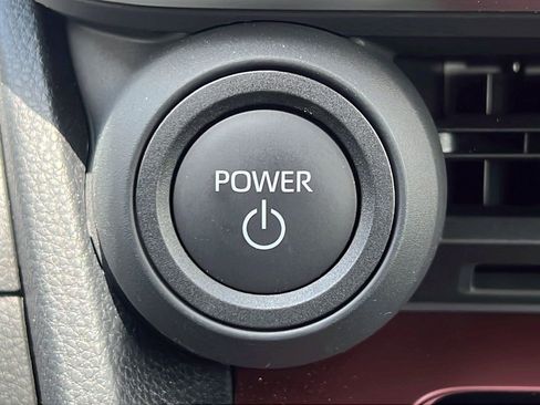 Used 2025 Toyota Prius Plug-In Hybrid FWD image 22