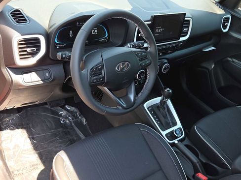 New 2025 Hyundai Venue Limited image 10