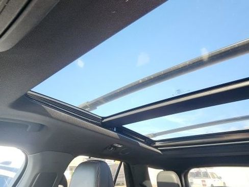 Used 2025 Ford Explorer ST image 28