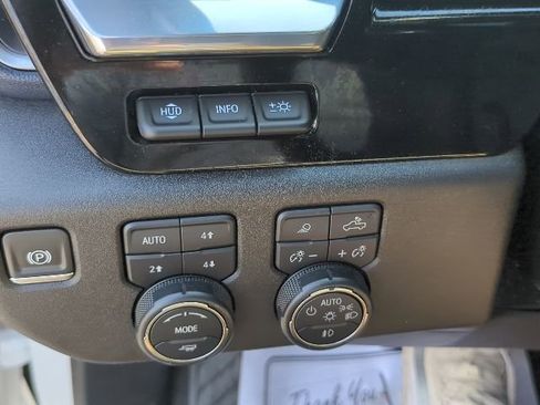 Used 2024 Chevrolet Silverado 1500 High Country image 38