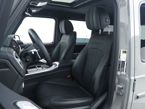 Used 2025 Mercedes-Benz G 550 image 25