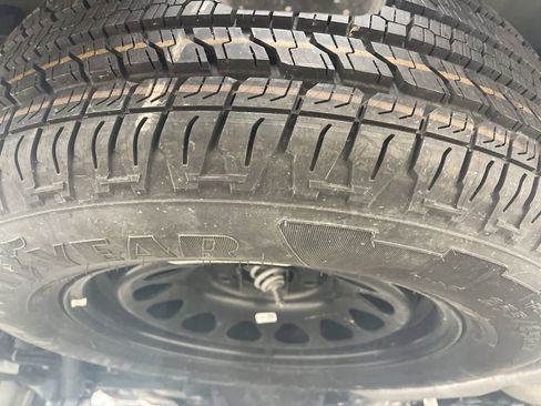 Used 2024 Chevrolet Colorado W/T w/ WT Convenience Package II image 33