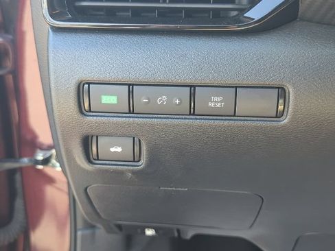 Used 2025 Nissan Sentra SV FWD image 19