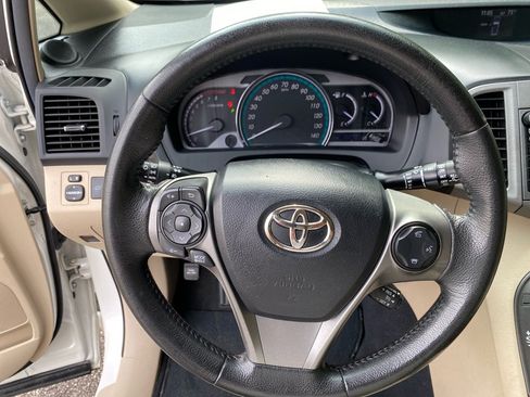 Used 2013 Toyota Venza Limited AWD/4WD image 12