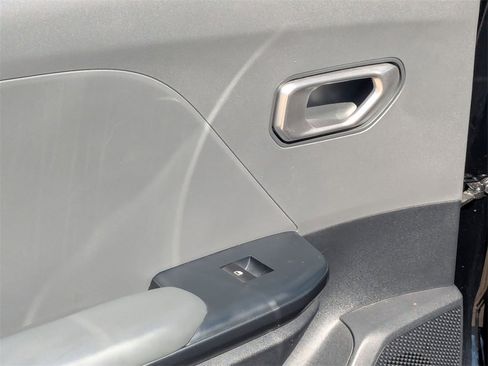 Used 2025 Kia K4 LXS image 24