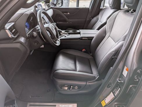 New 2025 Lexus LX 700h Luxury w/ Appearance Package AWD/4WD image 14