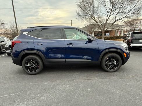 New 2026 Kia Seltos EX image 2