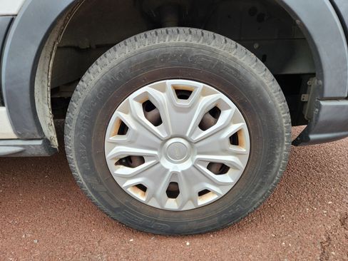 Used 2018 Ford Transit 350 XLT image 8