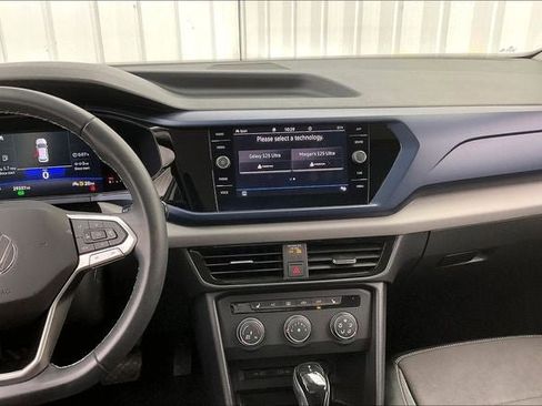 Used 2022 Volkswagen Taos SE image 6