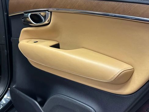 Used 2016 Volvo XC90 T6 Inscription w/ Vision Package image 30