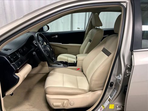 Used 2013 Toyota Camry XLE image 10