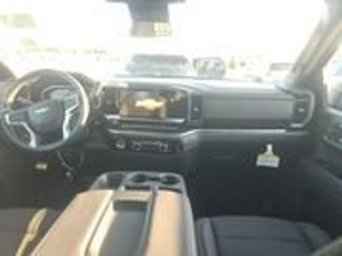 Used 2023 Chevrolet Silverado 1500 LT AWD/4WD image 4