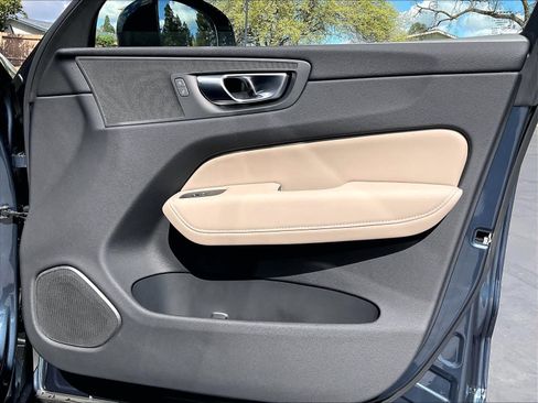 New 2026 Volvo XC60 B5 Plus w/ Protection Package Premier AWD/4WD image 30