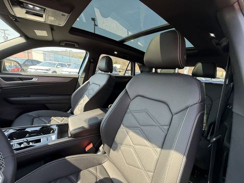 New 2026 Volkswagen Atlas Cross Sport SE AWD/4WD image 11