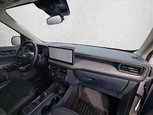 Used 2025 Ford Maverick Lobo AWD/4WD image 19
