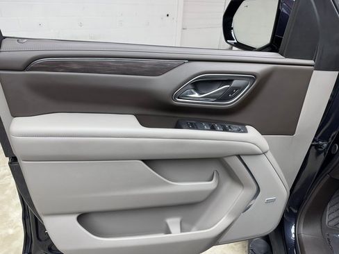 Used 2024 Chevrolet Suburban Z71 w/ Luxury Package image 10