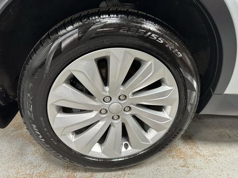 Used 2023 Land Rover Discovery Sport SE image 23