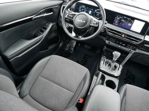 Certified 2024 Kia Seltos S image 9