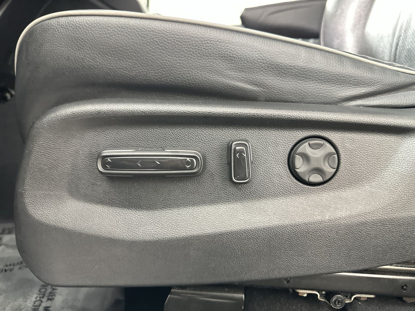 Used 2024 Honda Odyssey Elite image 14