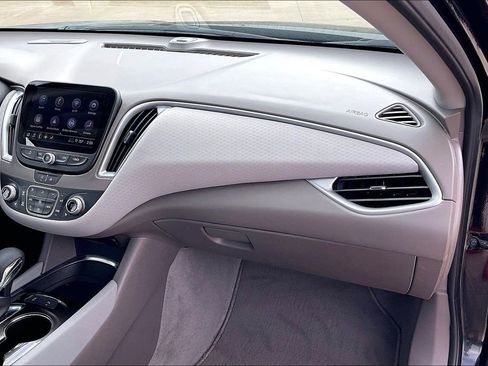 Used 2025 Chevrolet Malibu LT image 16