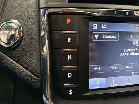 Used 2019 Lincoln Continental Select w/ Continental Climate Package FWD image 27