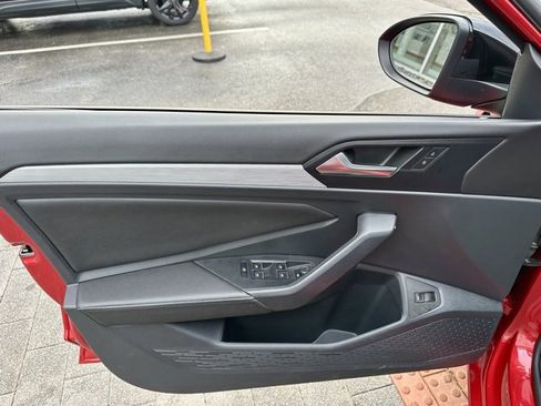 Certified 2025 Volkswagen Jetta Sport image 10