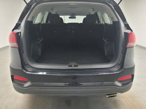 Used 2020 Kia Sorento LX image 29