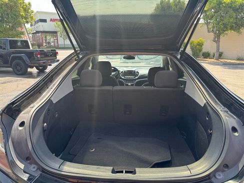 Used 2018 Chevrolet Volt LT FWD image 17