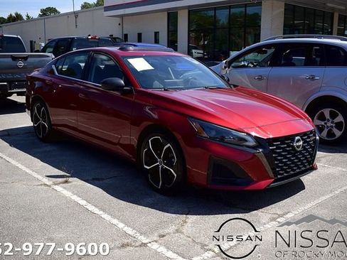 Certified 2023 Nissan Altima 2.5 SR w/ SR Premium Package FWD image 1