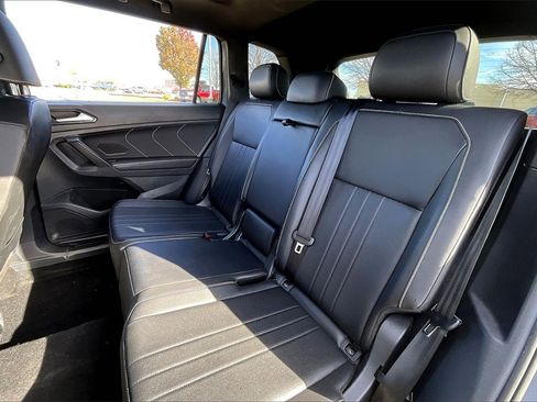 Used 2022 Volkswagen Tiguan SE R-Line image 32