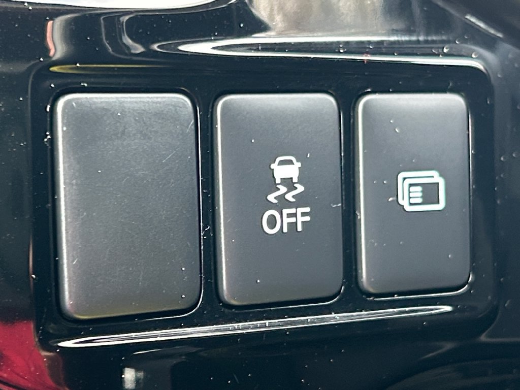 Used 2018 Mitsubishi Outlander SE AWD/4WD image 40