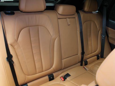 Used 2021 BMW X5 xDrive40i w/ M Sport Package image 49