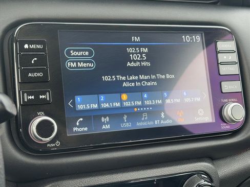 Used 2024 Nissan Kicks SR image 4