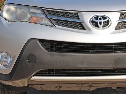 Used 2013 Toyota RAV4 Limited FWD image 10
