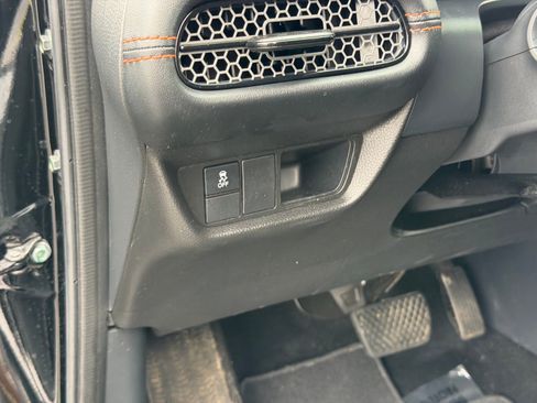 Used 2025 Honda HR-V Sport image 14