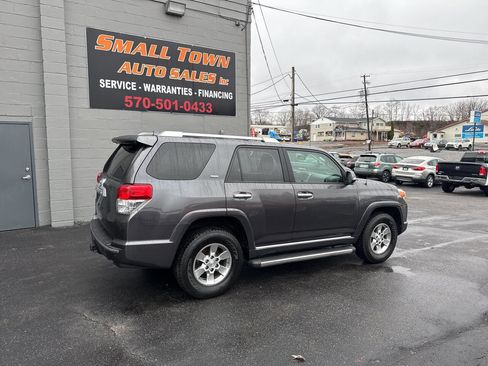 Used 2011 Toyota 4Runner SR5 image 6