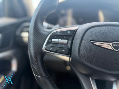Used 2025 Genesis G70 2.5T RWD image 31